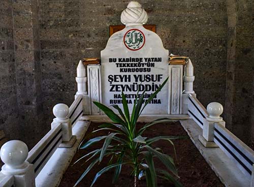 Şeyh Zeyniddün Türbesi
