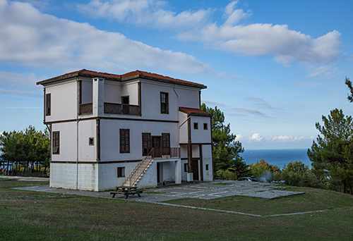 Bayrak tepe Atatürk evi