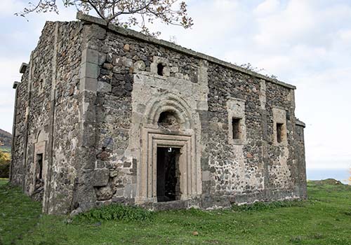 Asarağaç kilisesi ana giriş