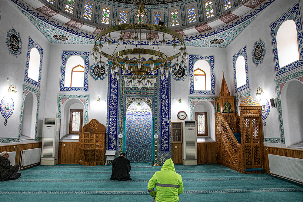 şeyh seyyid yusuf zeynüddin camii iç görüntüsü